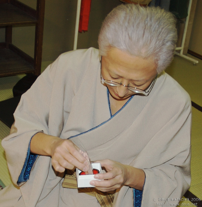 Legendary Kabuki Actor Tokizo V Dips His Seal in Red Ink